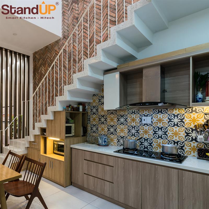 Những ý tưởng thiết kế tủ bếp inox dưới gầm cầu thang ấn tượng nhất